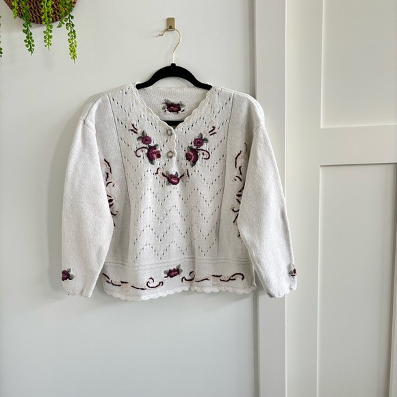 Handmade Vintage Women's Unique Floral Knit White Sweater Button Details Medium - Picture 1 of 10
